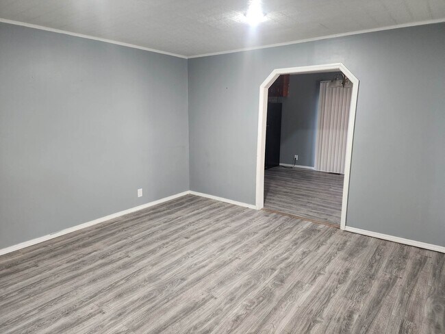 Building Photo - 1019 Krantz Ln