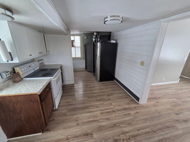 Cocina - 418 W Lima St