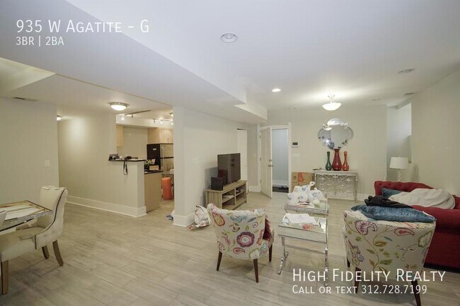 Building Photo - 935 W Agatite Ave