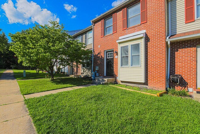 Building Photo - 17 Pocasset Ct