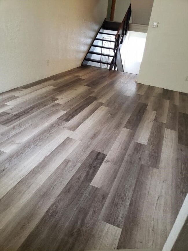 Building Photo - 9020H N. 95th Street - 4 Bedroom Townhouse