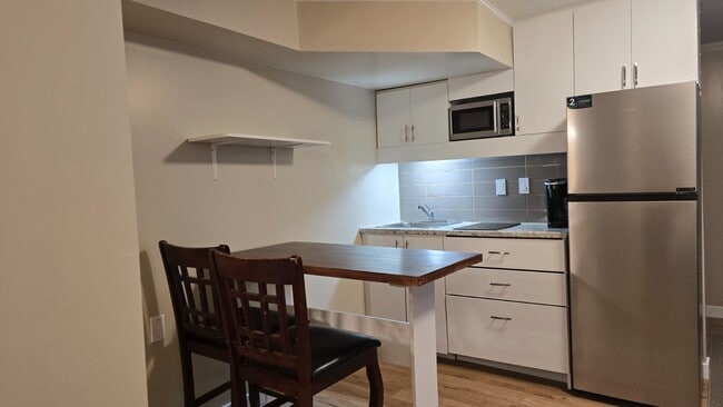 Building Photo - 92 Clemens St