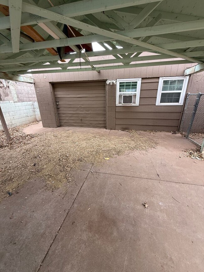 Foto del edificio - 1 bedroom efficiency available 2/1!!