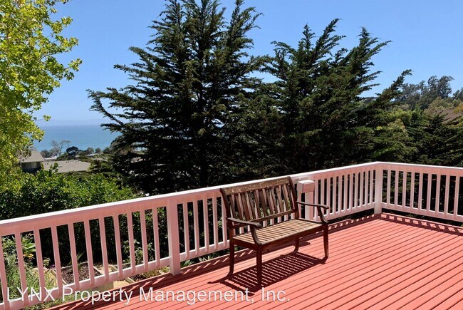 Foto del edificio - 3 br, 3 bath House - 2261 Whitney Avenue