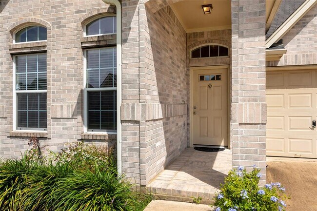 Building Photo - 15919 Pleasant Green Cir