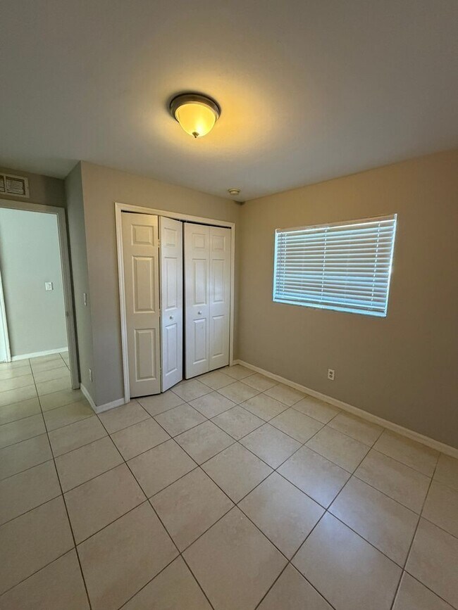 Foto del edificio - 4763 22nd St SW