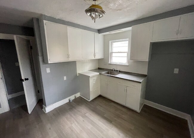 Foto del edificio - 1750 Urbana Rd