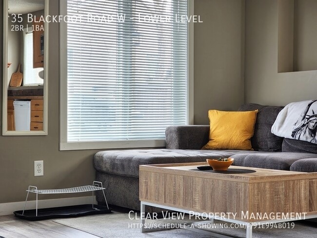 Building Photo - Bright and Spacious Lower Unit with AC, Fu...
