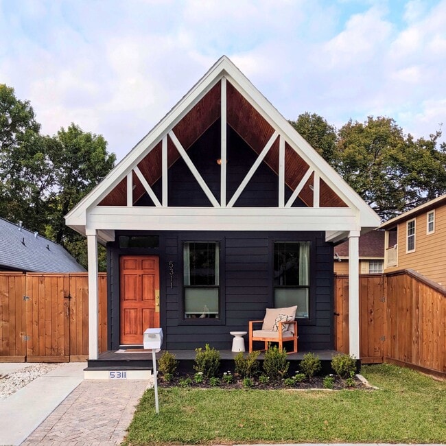 Building Photo - 5311 Leeland St