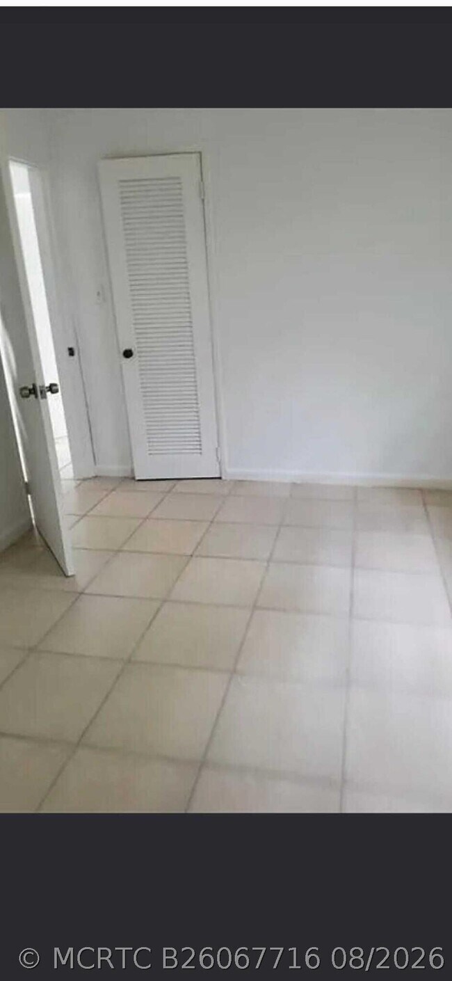 Foto del edificio - 6340 SW 19th St