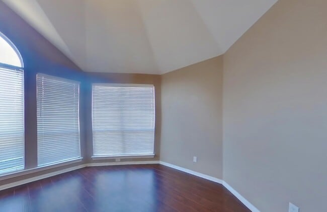 Building Photo - Timeless Comfort Meets Modern Living in This 4-Bedroom Home