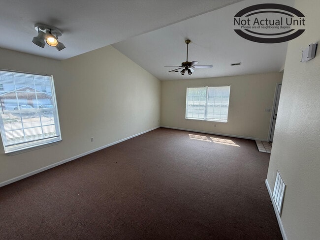 Foto del edificio - 1330 N Frideriki Dr