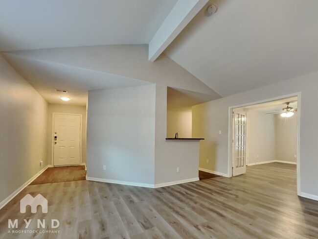 Building Photo - 15911 Newport Pl