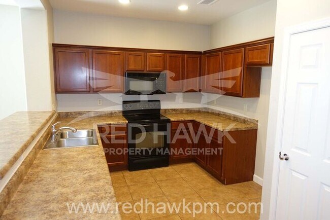 Building Photo - Freshly Painted Three Bedroom Plus Den, Tw...