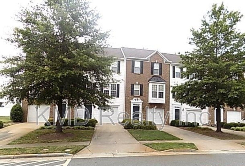 Photo - 940 Tiger Lane