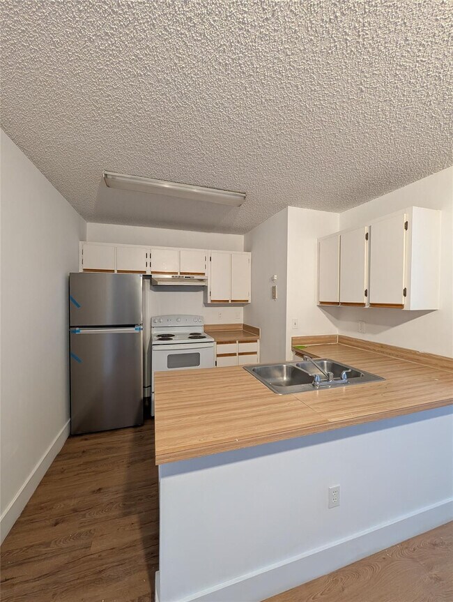 Foto del edificio - 18324 NW 68th Ave