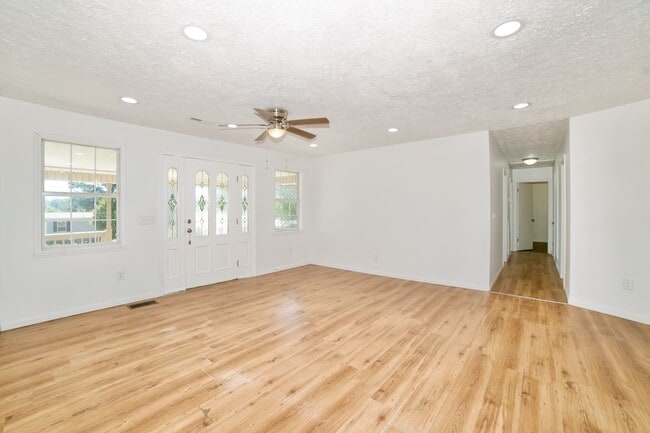 Building Photo - 85 Co Rd 1624