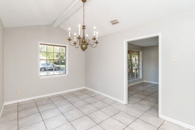 Foto del edificio - Charming Brick Home Close to Downtown Mobile and Quick Access to I-10!