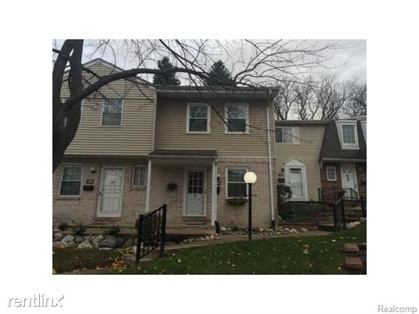 Primary Photo - 230 Riveroaks Dr