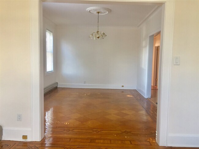 Building Photo - 723 Avenue C