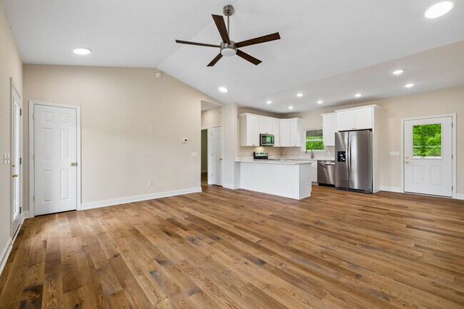 Foto del edificio - 553 Skyview Dr
