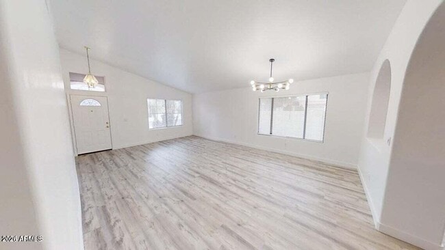 Building Photo - 4445 E Meadow Dr