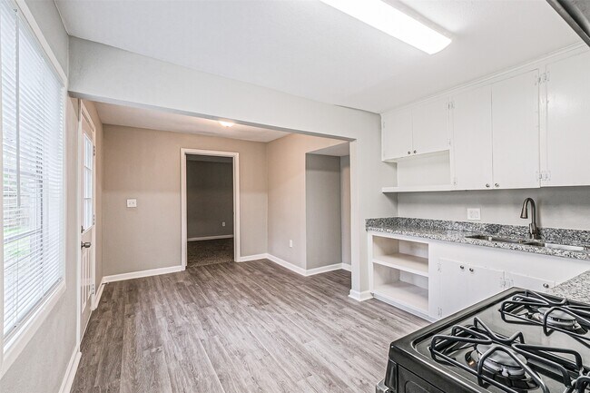 Foto del edificio - 1539 Pleasantville Dr