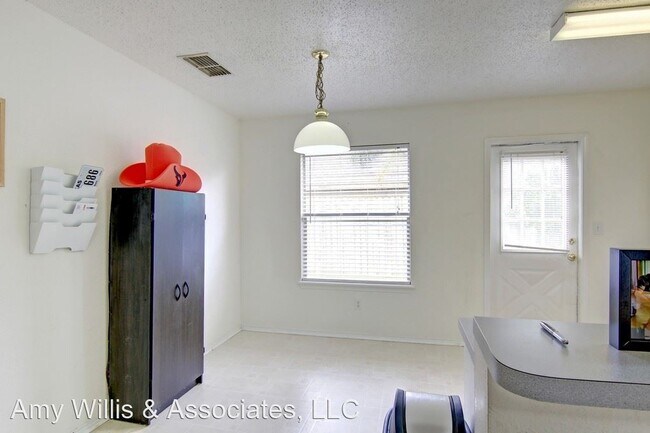 Building Photo - 3 br, 2 bath House - 7837 Wolverine