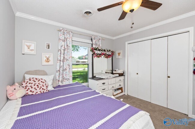 Foto del edificio - 2303 Buckingham Dr SW