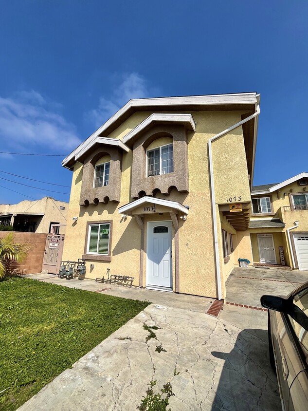 Foto principal - 1073 W 112th St