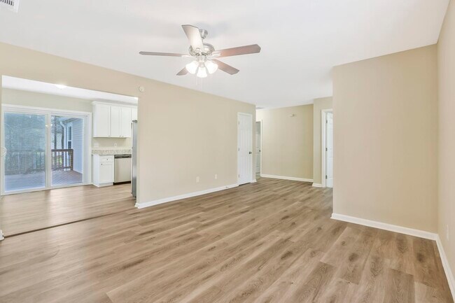 Building Photo - 610 Woodcrest Manor Dr