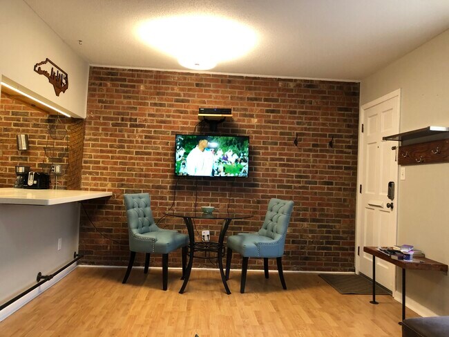 Foto del edificio - 807 W Trinity Ave
