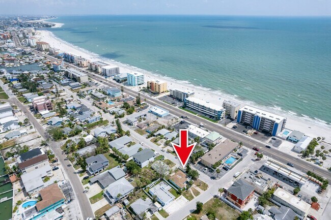 Foto del edificio - Fully Renovated Beachside Beauty – Walk to...