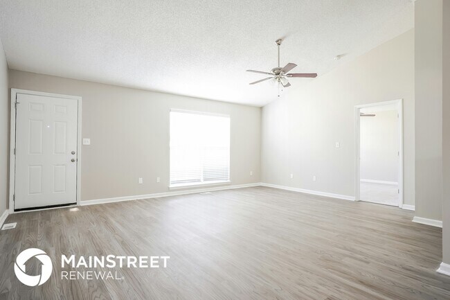 Building Photo - 4105 Summitview Dr