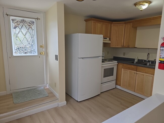 Foto del edificio - 165 S Main St