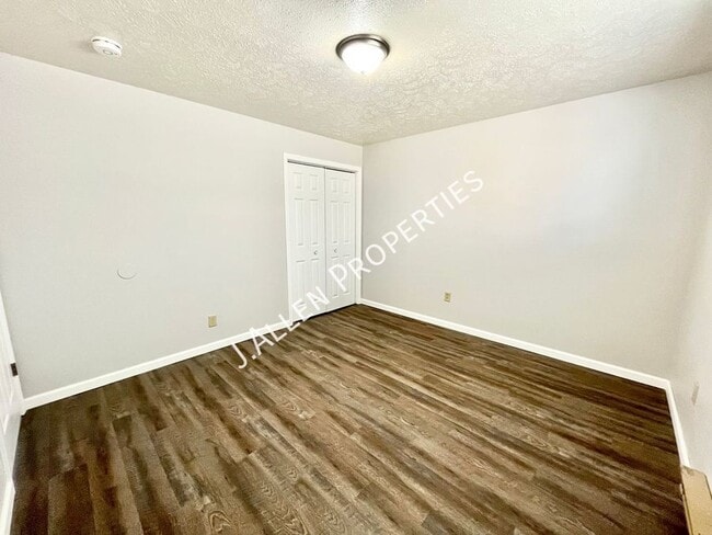 Building Photo - 111 Gold Strike Dr