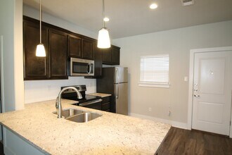 Building Photo - 209 Stewart Bend Ct