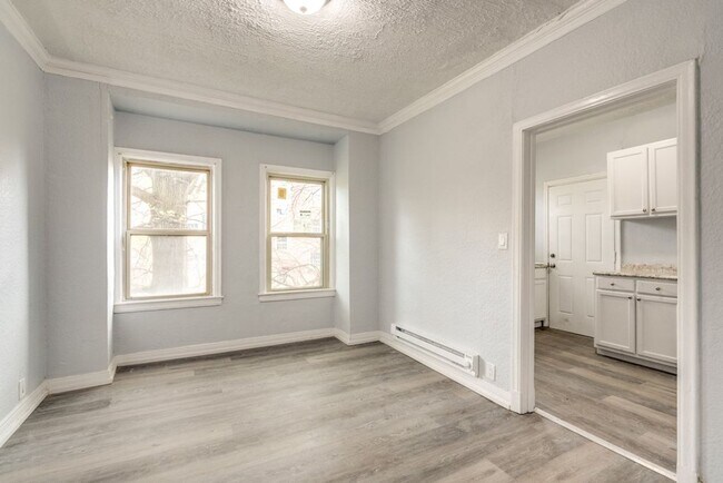 Foto del edificio - 2840 S Moreland Blvd
