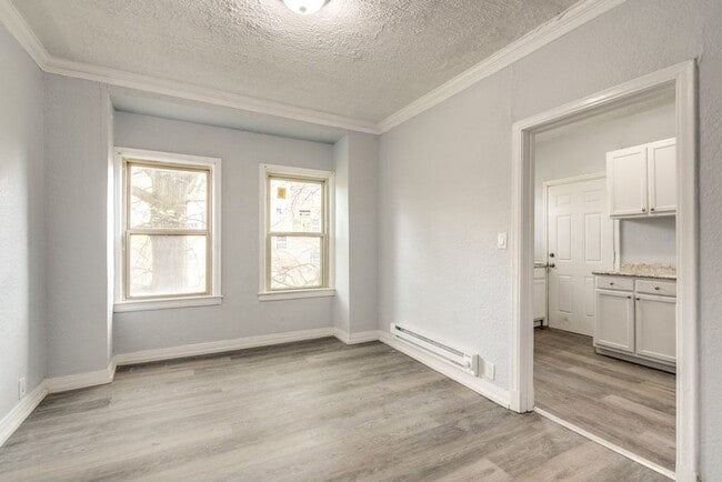 Building Photo - 2840 S Moreland Blvd