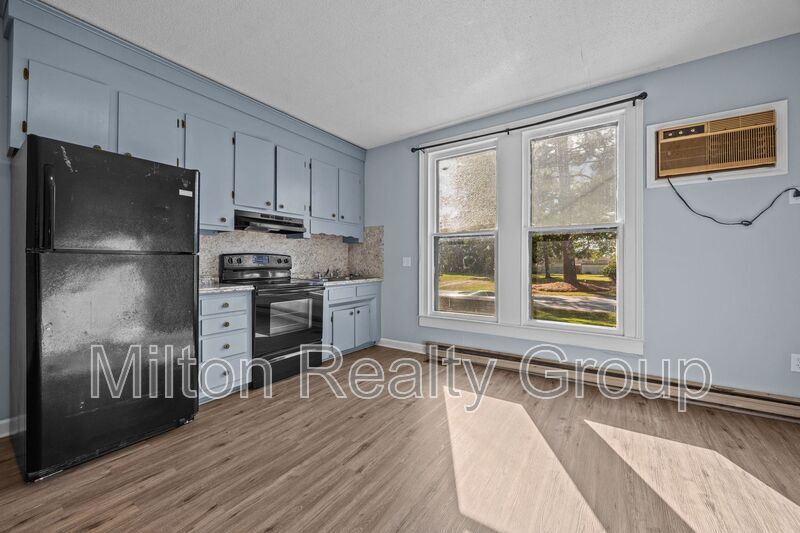 Primary Photo - 51 W Washington St