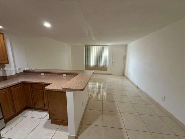 Foto del edificio - 1800 79th Street Causeway