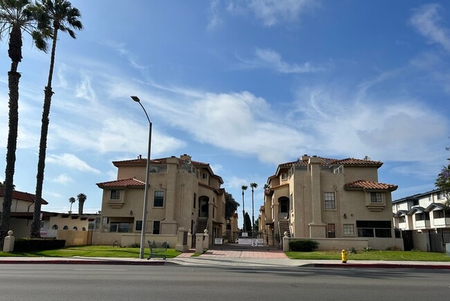 Building Photo - 575 E St