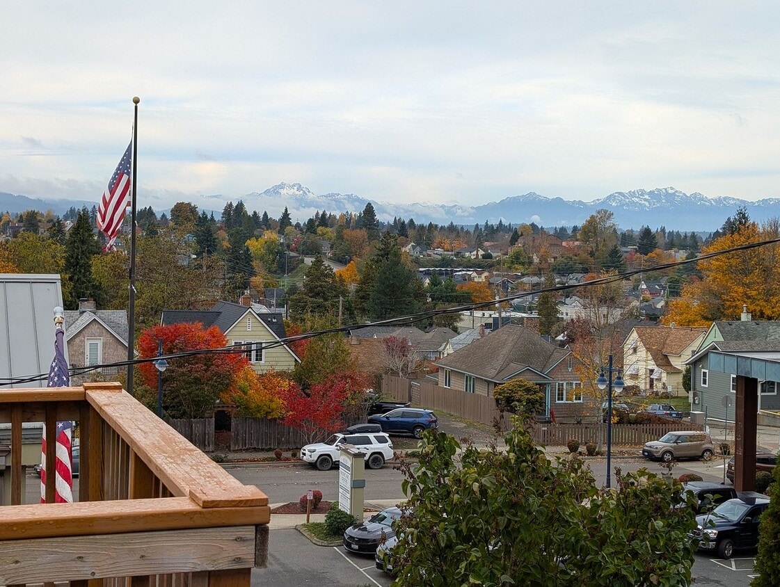 Foto principal - Easy Commute with Stunning Views!