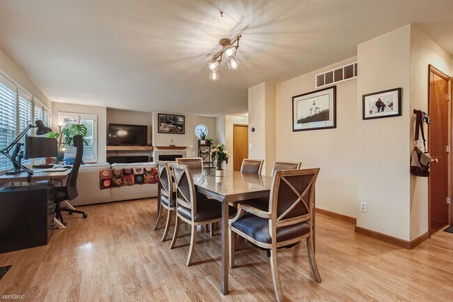 Building Photo - 4 br, 2.5 bath House - 10478 West 82nd Place