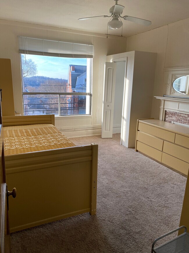 515 Boggs Ave Unit 2, Pittsburgh, PA 15211 515 Boggs Ave Pittsburgh