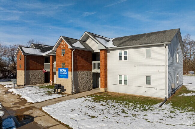 Foto del edificio - Modern Living. Connected Location. Rochester Manor in Muncie.