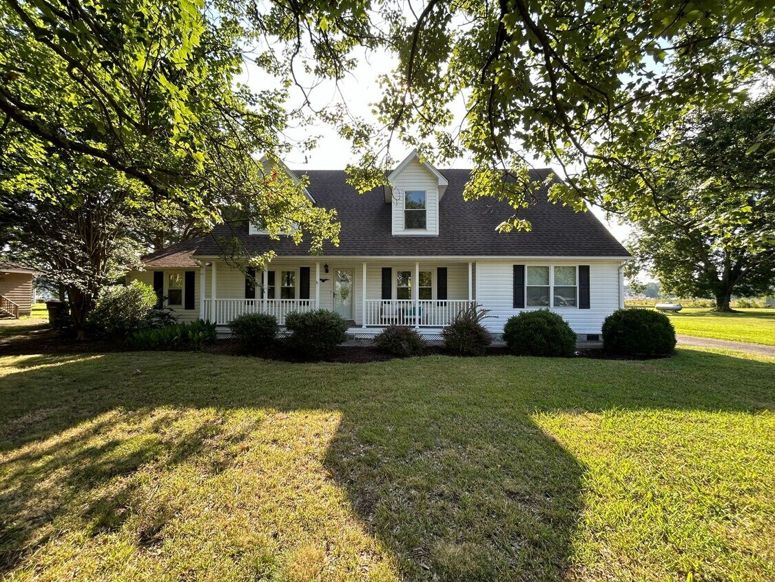 Primary Photo - Welcome to your dream retreat! Nestled on ...