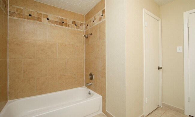 Foto del edificio - 6940 Foxmont Ln