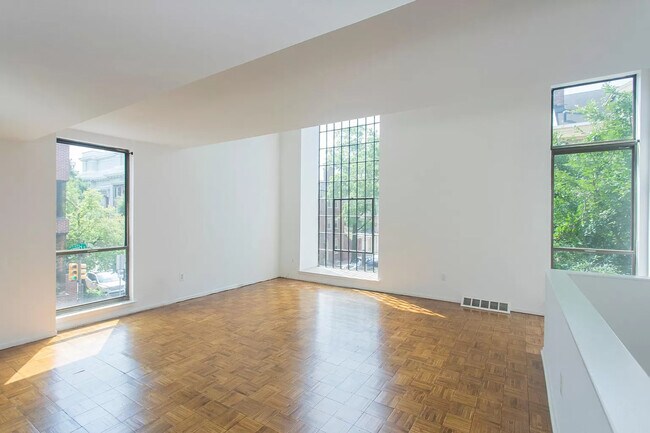 Building Photo - 501 Spruce St