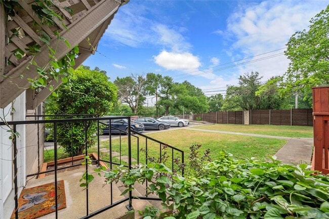 Building Photo - 5616 Emerald Forest Dr